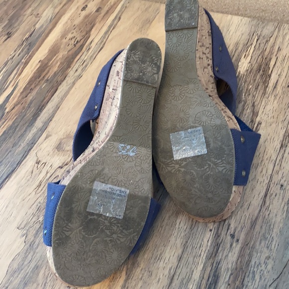 Esprit navy canvas wedges - Picture 4 of 6